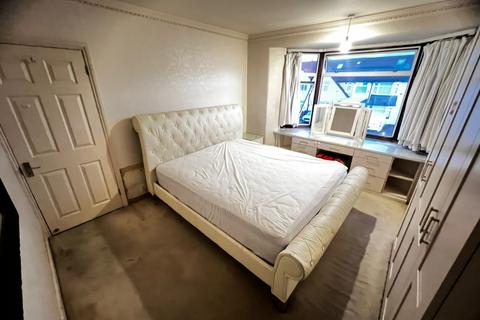 1 bedroom in a house share to rent, Ryefield Avenue, Uxbridge UB10