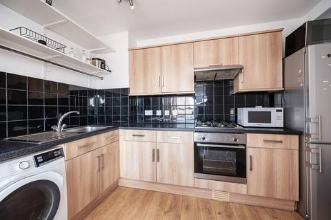 2 bedroom flat to rent, Bethnal Green Road, Bethnal Green, London, E2