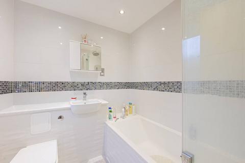 2 bedroom flat for sale, Basin Approach, Limehouse, London, E14