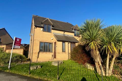 2 bedroom semi-detached house for sale, Eaglesfield Drive, Woodside, Bradford, BD6