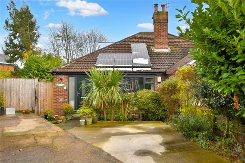 2 bedroom bungalow for sale, Lawrence Gardens, Leeds