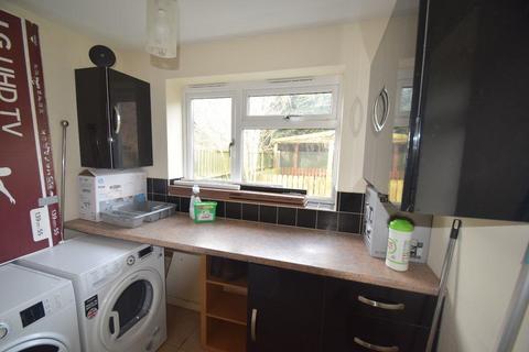 3 bedroom semi-detached house to rent, 8 Hampton Close