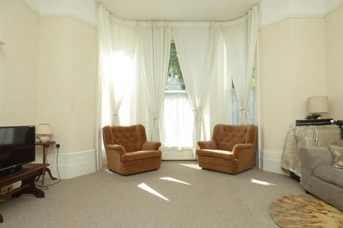 1 bedroom property to rent, Clifton Crescent, Folkestone, CT20