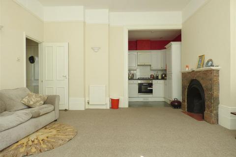 1 bedroom property to rent, Clifton Crescent, Folkestone, CT20