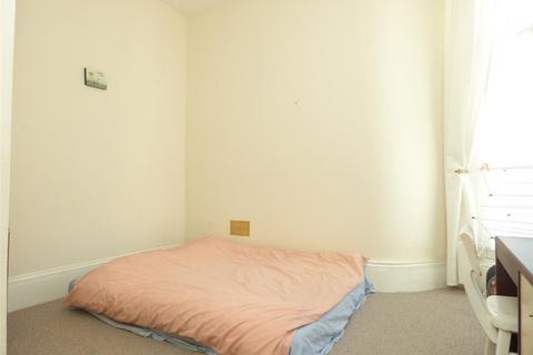 1 bedroom property to rent, Clifton Crescent, Folkestone, CT20