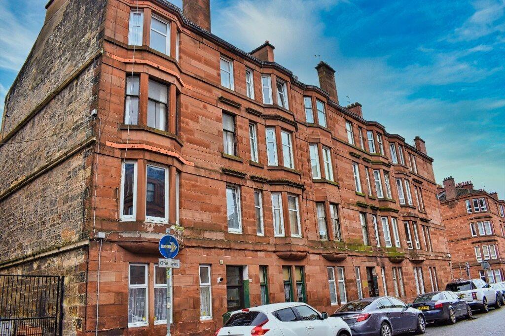 Calder Street, 2/2, Govanhill... 1 bed flat - £795 pcm (£183 pw)