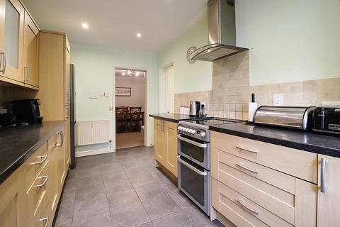 2 bedroom end of terrace house for sale, Henry Street, Bromley