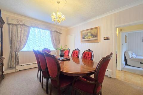 5 bedroom detached house for sale, The Broadway, Leicester LE2