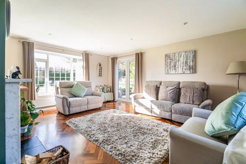 4 bedroom detached house for sale, Lewes Road, East Grinstead, RH19