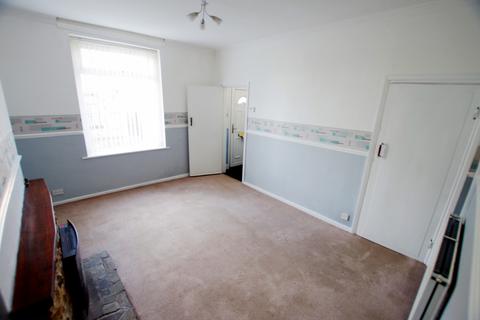 2 bedroom end of terrace house to rent, Jennings Place, BD7 3EZ