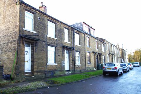 2 bedroom end of terrace house to rent, Jennings Place, BD7 3EZ