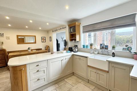 5 bedroom detached house for sale, Ashby Road, Markfield, Leicestershire