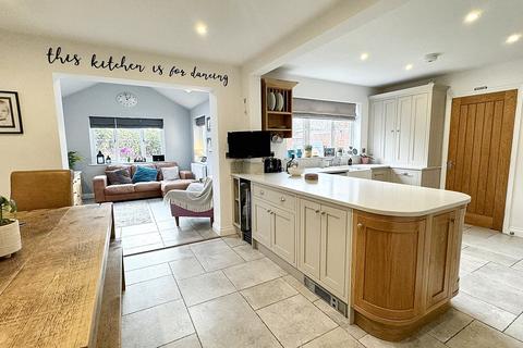 5 bedroom detached house for sale, Ashby Road, Markfield, Leicestershire