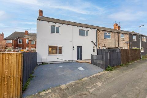 3 bedroom end of terrace house for sale, Back Garden Street, Castleford WF10