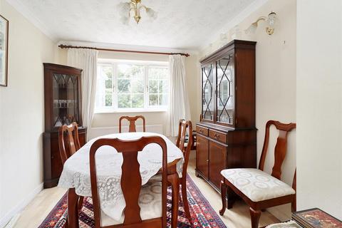 4 Blackmoor, Clevedon, BS21 5EZ