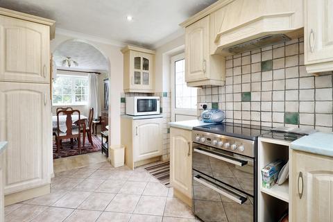 4 Blackmoor, Clevedon, BS21 5EZ
