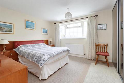 4 Blackmoor, Clevedon, BS21 5EZ