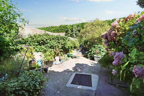 124 Strode Road, Clevedon, BS21 6QG