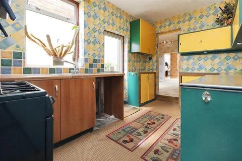 124 Strode Road, Clevedon, BS21 6QG