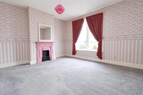 124 Strode Road, Clevedon, BS21 6QG