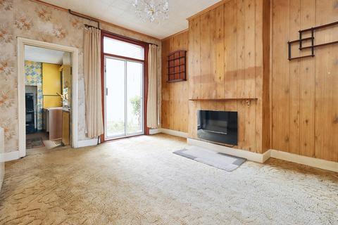 124 Strode Road, Clevedon, BS21 6QG