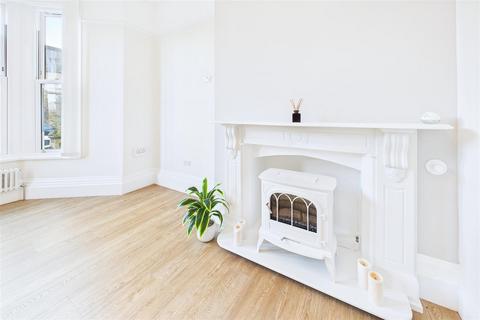 3 bedroom apartment for sale, Situated between Clevedon Seafront & Town Centre