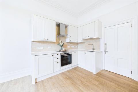 3 bedroom apartment for sale, Situated between Clevedon Seafront & Town Centre