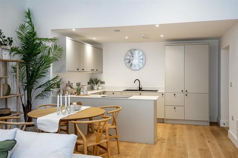 undefined, Exceptional duplex apartment in Clevedon