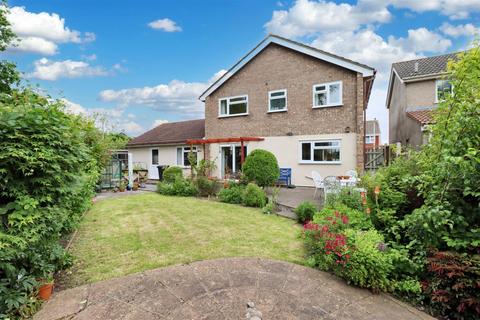 4 bedroom detached house for sale, Position close to Clevedon Town Centre