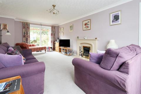 4 bedroom detached house for sale, Position close to Clevedon Town Centre