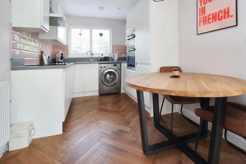 5 Barton Mews, Clevedon, BS21 6FS