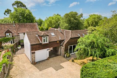 5 bedroom detached house for sale, Idyllic Village position in Kingston Seymour