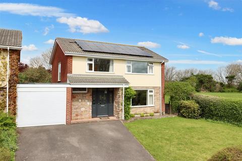 4 bedroom detached house for sale, Upper Clevedon cul-de-sac next to Strawberry Hill