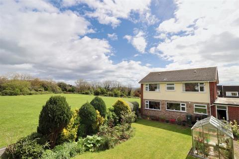 4 bedroom detached house for sale, Upper Clevedon cul-de-sac next to Strawberry Hill