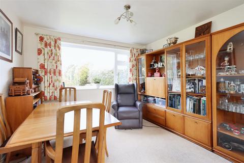 49 Ash Grove, Clevedon, BS21 7JZ