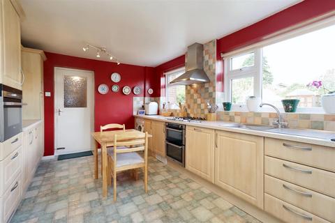 49 Ash Grove, Clevedon, BS21 7JZ
