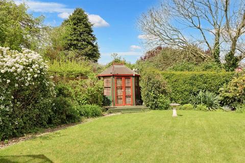 49 Ash Grove, Clevedon, BS21 7JZ