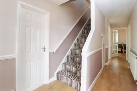 4 bedroom detached house for sale, Family home in popular cul-de-sac setting