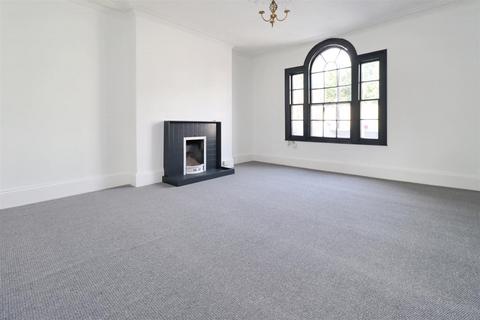 3 bedroom flat for sale, Immediate to Clevedon Town Centre