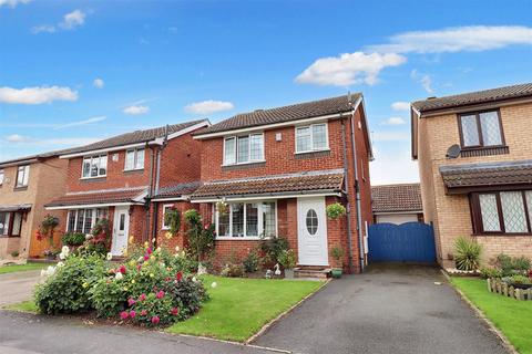 3 bedroom detached house for sale, Attractive home close to riverbank walks