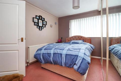 67 Cherry Avenue, Clevedon, BS21 6DX