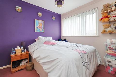 67 Cherry Avenue, Clevedon, BS21 6DX
