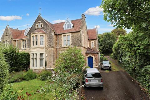 2 bedroom apartment for sale, Prominent position within Upper Clevedon