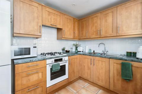 26 Central Way, Clevedon, BS21 6SY