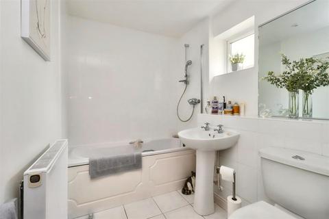 26 Central Way, Clevedon, BS21 6SY