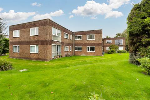 2 bedroom flat for sale, Purpose built flat close to Clevedon town centre