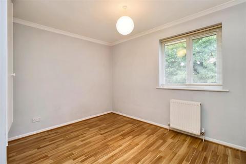 57 Bryant Gardens, Clevedon, BS21 5HF