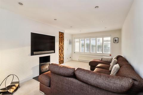 3 Cheslefield, Portishead, Bristol, BS20 8JA