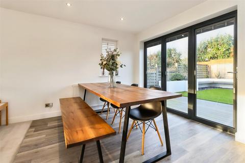 3 Cheslefield, Portishead, Bristol, BS20 8JA