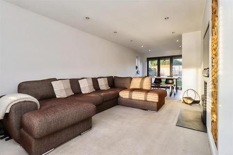 3 Cheslefield, Portishead, Bristol, BS20 8JA